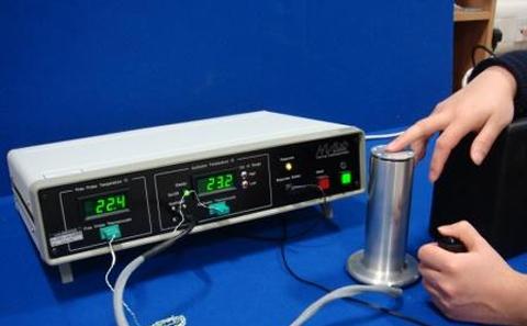 Measurement of thermotactile thresholds at the fingers, hand and foot.