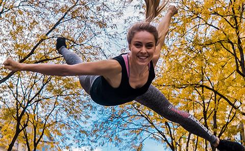 Katie McDonnell freejumping