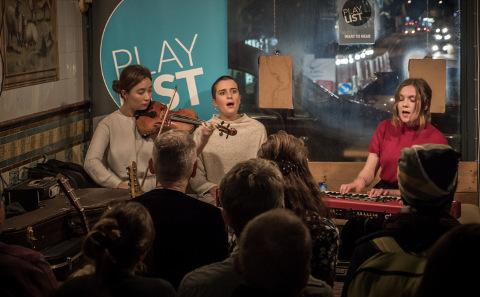 Stanlaey performing at PLAYLIST @ The Butcher’s Hook © Nathan Thomas 2017