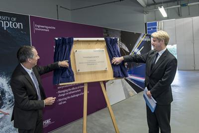 Unveiling the plaque in the experimental fluid dynamics facility