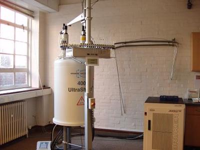 The 400/1 is equipped with a 5mm BBFO probe for routine observation of proton, carbon, fluorine and phosphorous with deuterium lock fitted with z-gradient coils and an automatic sample changer.