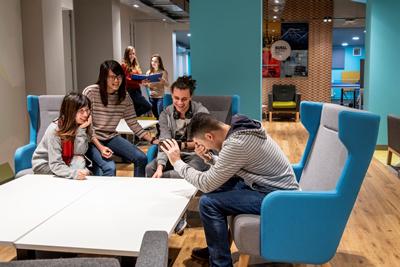 students in glen lounge