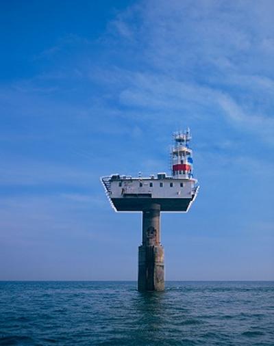Catherine Yass, Lighthouse.