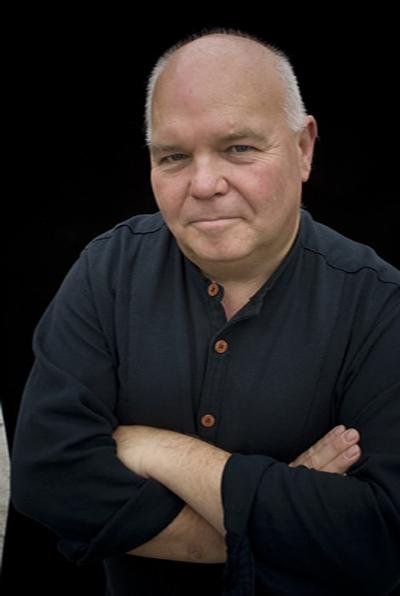 Dr Alan Rae