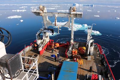 A research expedition in the Southern Ocean