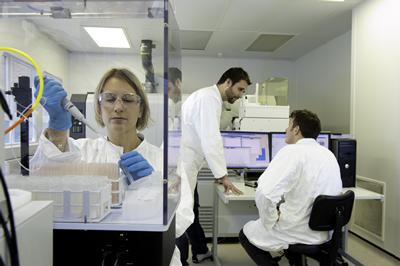 Postgraduate students in our Isotope Geochemistry Analytical Clean Lab