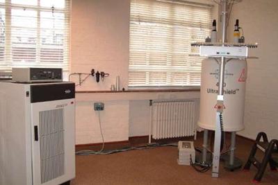The Bruker DPX400/1 FT-NMR Spectrometer was equipped with a dual-head probe for computer switchable observation of proton and carbon with deuterium lock (5mm) fitted with z-gradient coils and an autom