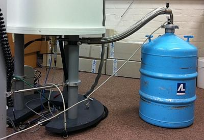 Liquid nitrogen evaporation can be used to cool the NMR probe for low temperature experiments.