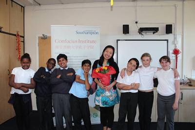 Hao Yue with students at Mansbridge