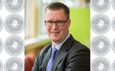 Dr Simon Crabb