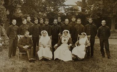 Soldiers & staff at Allington Manor