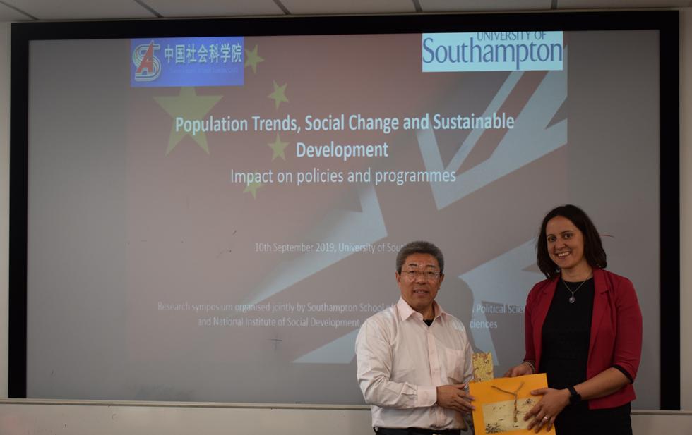 Miriam Gomez Lopez accepting gift