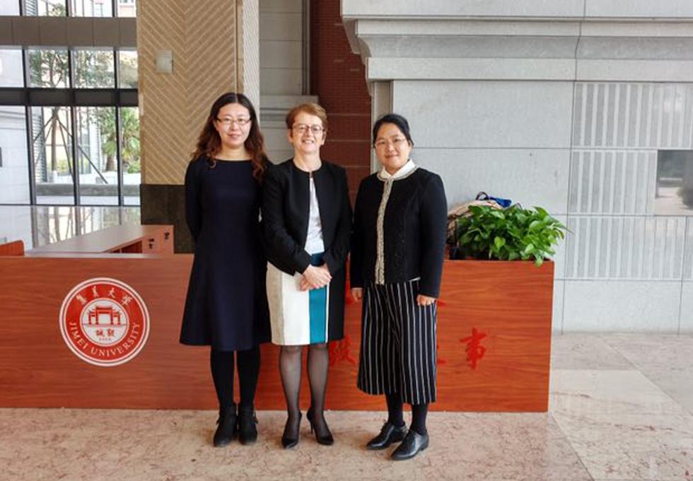 Professor Hannigan and Dr Zhang with Jimei Head of Law School