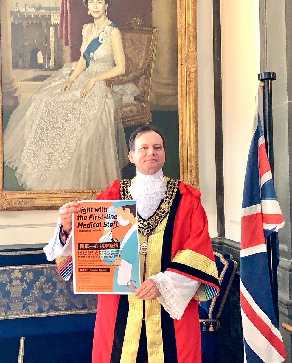 Southampton Mayor, Councillor Peter Baillie, shows support for the campaign
