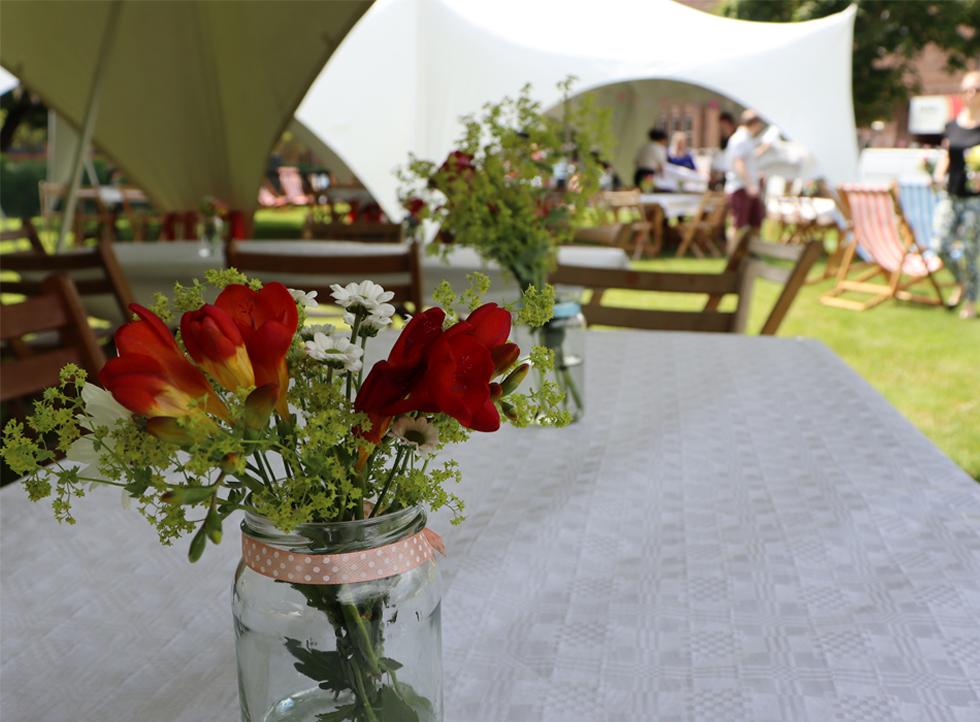 Flower decorations for the table