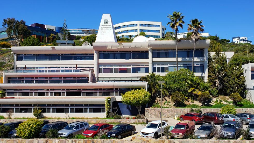 Instituto de Astronomía,UNAM (Ensenada)