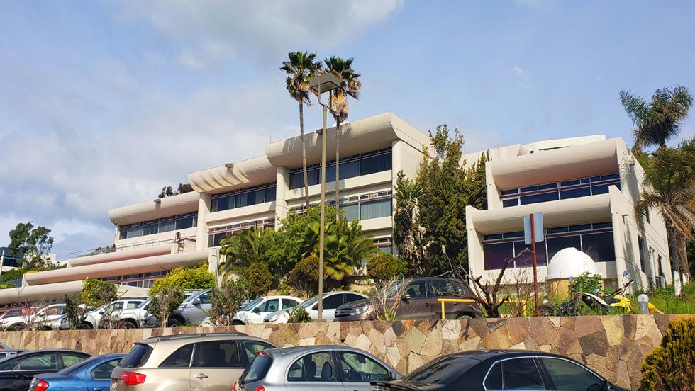 Instituto de Astronomía,UNAM (Ensenada)