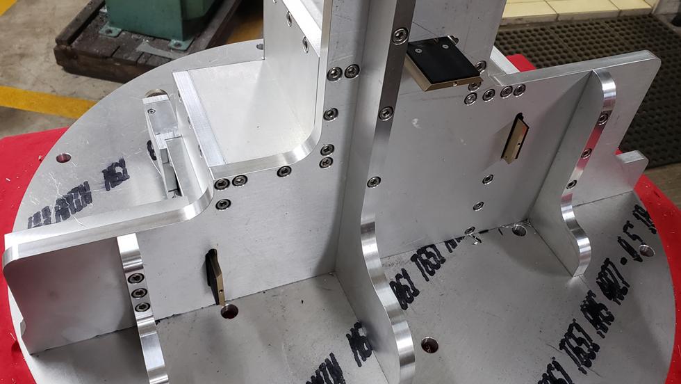 Manufacturing of the optomechanical system.