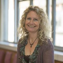 Thumbnail photo of Dr Kim Bull