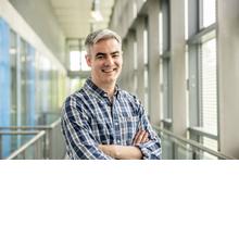 Thumbnail photo of Dr Martin B Warner
