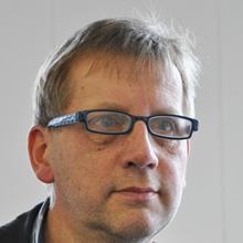 Thumbnail photo of Professor Sybren Drijfhout