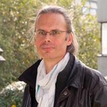 Thumbnail photo of Dr Christian Schluter