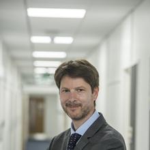 Thumbnail photo of Professor James Davey