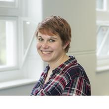 Thumbnail photo of Dr Naomi Thompson