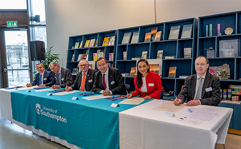 Councillors signing agreement