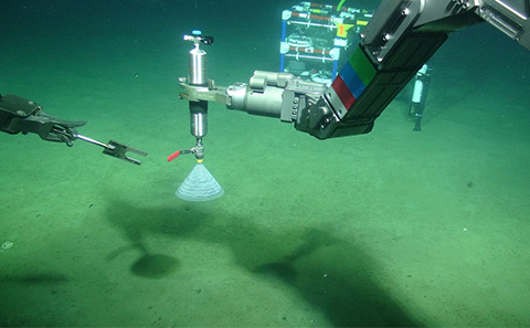 Collecting sea bed samples