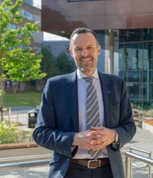 Thumbnail photo of Professor Tim Underwood