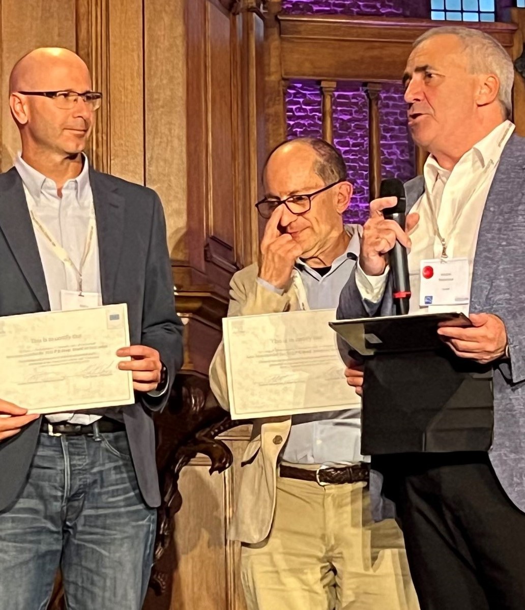 Mario Lazaro et al. receiving the Doak Prize 2022