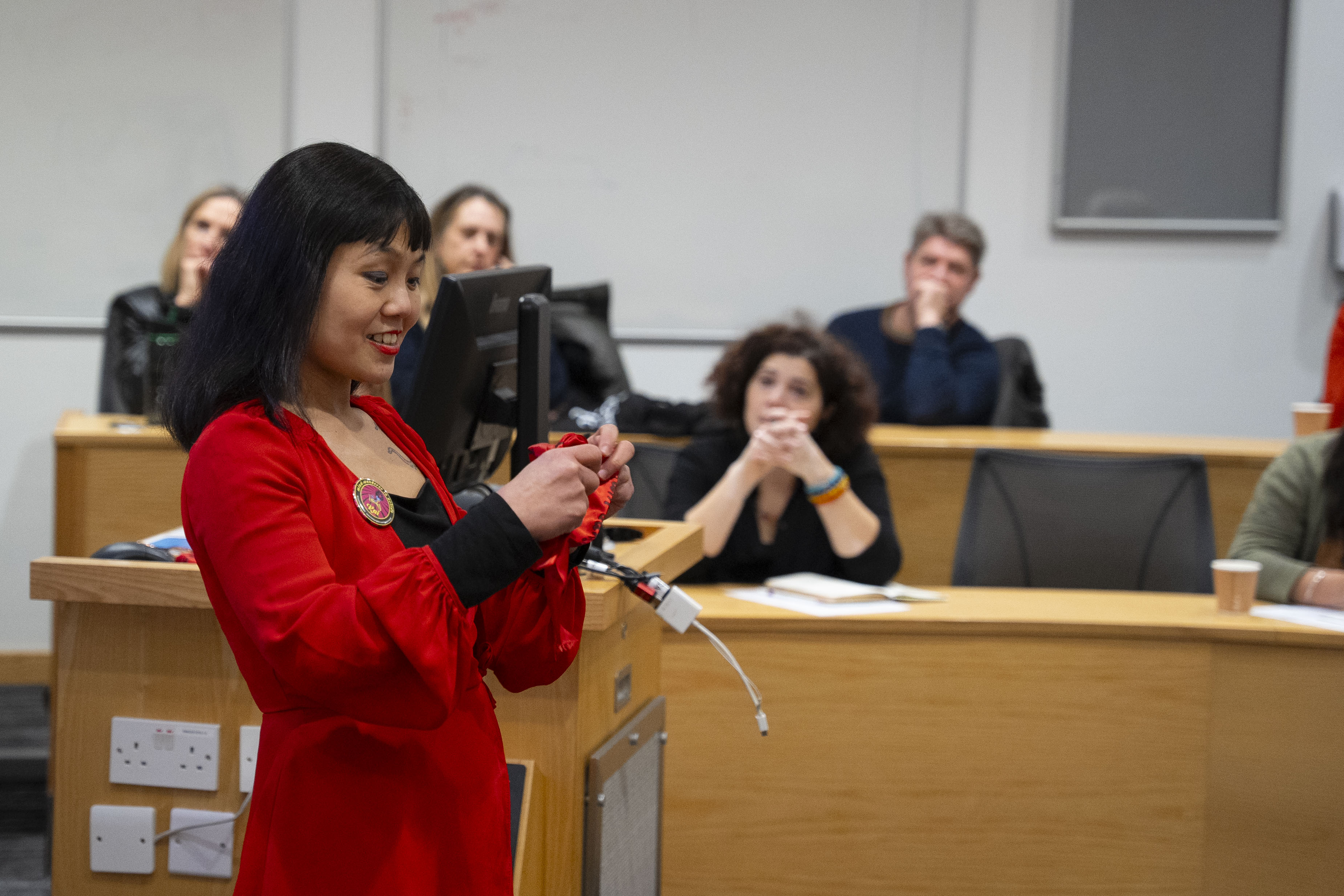 Associate Professor Kai Syng Tan’s interactive social research project; Mains dans la Main (Hand in Hand, since 2016), a participatory exercise celebrating conversation and cooperation