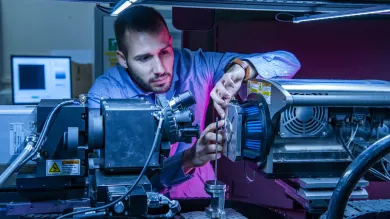An engineering student using Mu-VIS X-ray imaging equipment