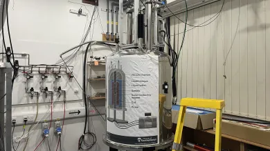 Laboratory with a 300 MHz Avance III Bruker system device