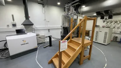 Laboratory with a Varian Inova 600 MHz Solution NMR System device