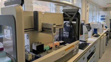 Biomek 4000 liquid handling robot used for automated laboratory sample processing.