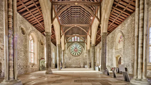 Internal view of the Great Hall in Winchester with King Arthur's round table.