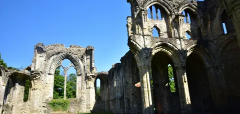 Netley Abbey ruins in the sunshine.