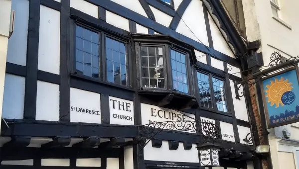 Outside view of traditional pub in Winchester. 