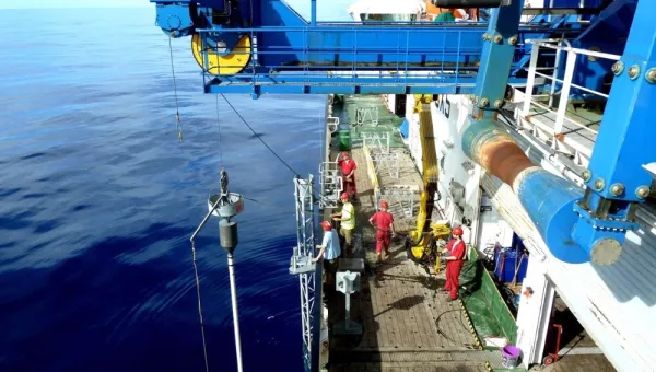 Coring ocean sediments in the tropics