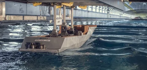 Testing the Heesen Cosmos SK in the towing tank