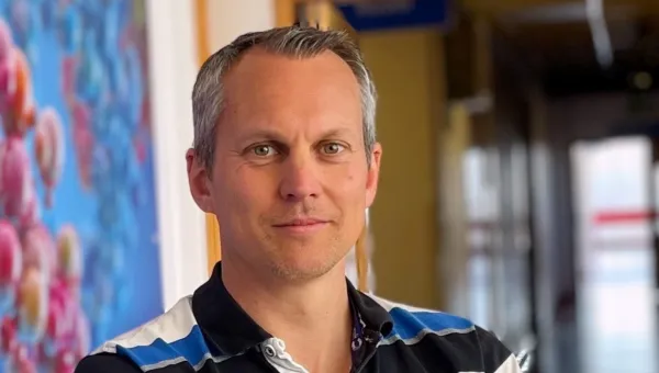 Dr Charlie Birts