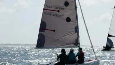 3 crew on a dinghy