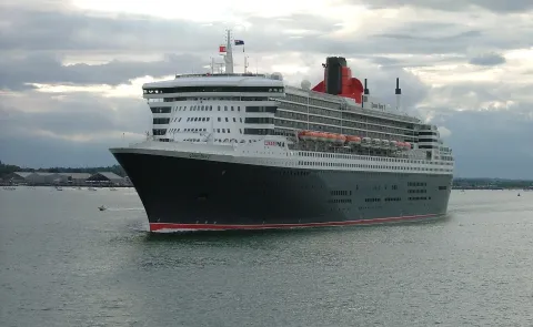 Queen Mary II cruise ship