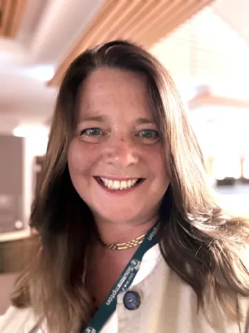 Ms Sian Campbell