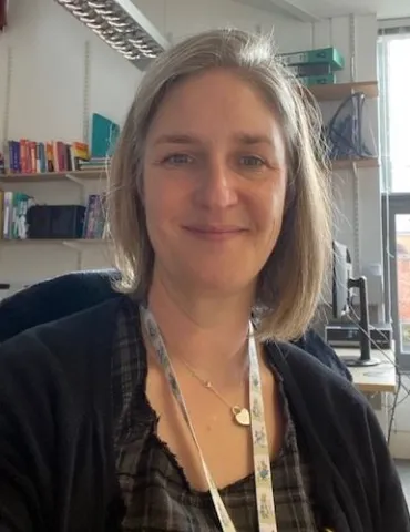 Mrs Victoria Rowe