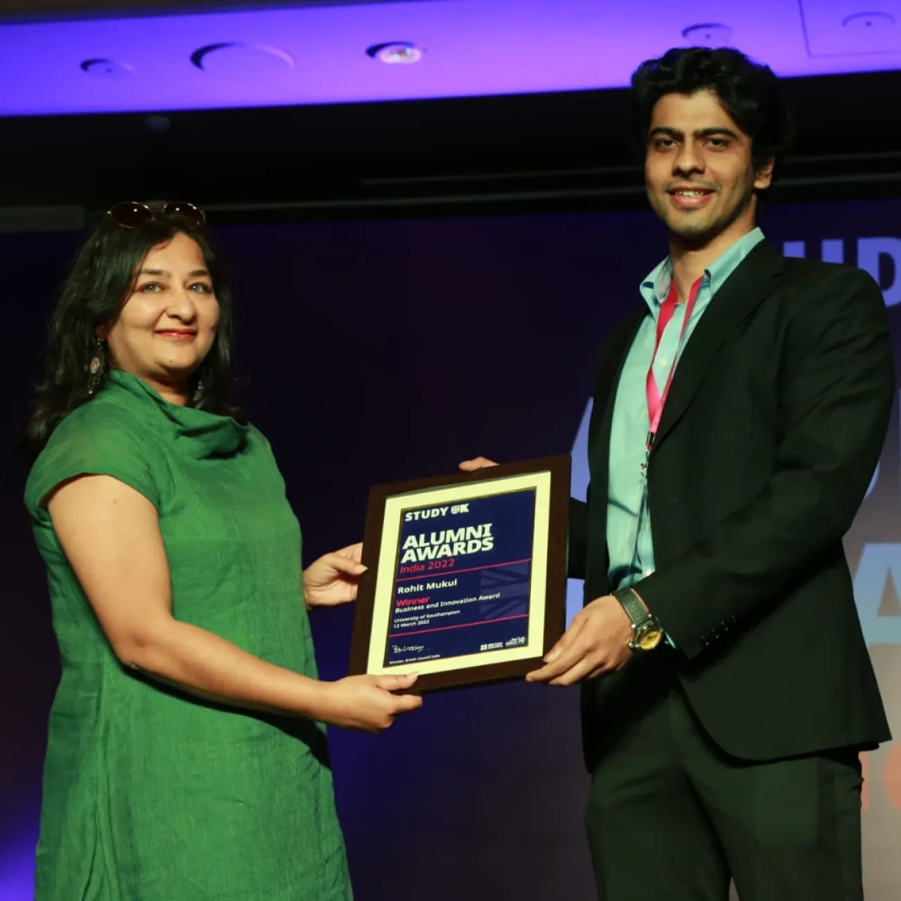 Rohit Mukul accepting his Alumni Award.