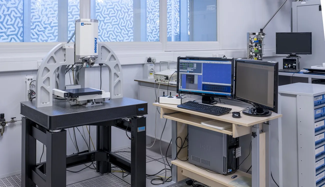 ZeScope Optical Profiler equipment on the working table