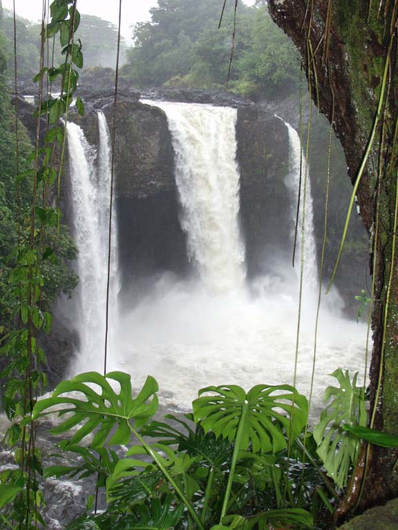hawaii-waterfall